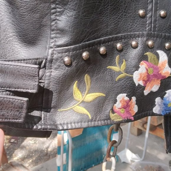 Embroidered leather jacket - Picture 5 of 9